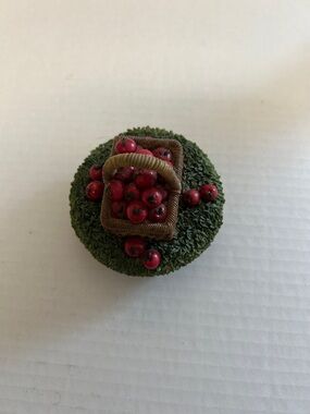 Yankee Candle Red Apple Basket Decorative Candle Topper